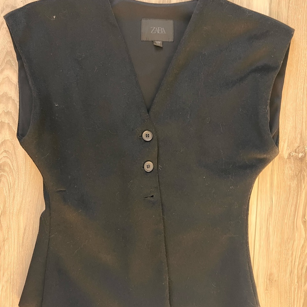 Zara Black Button Down Sleeveless Top